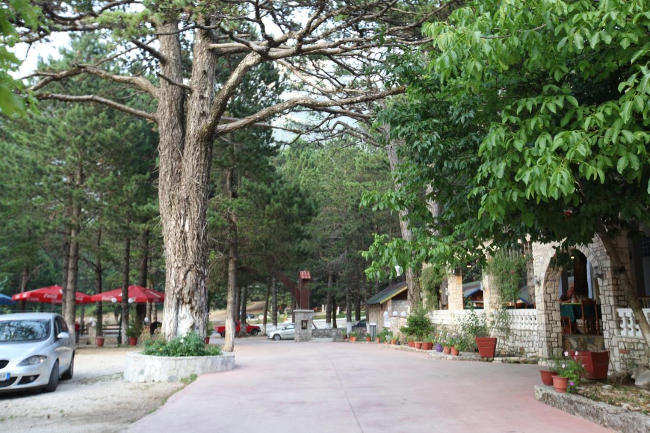 Hamiti Camping Center 호텔 Dukat 외부 사진